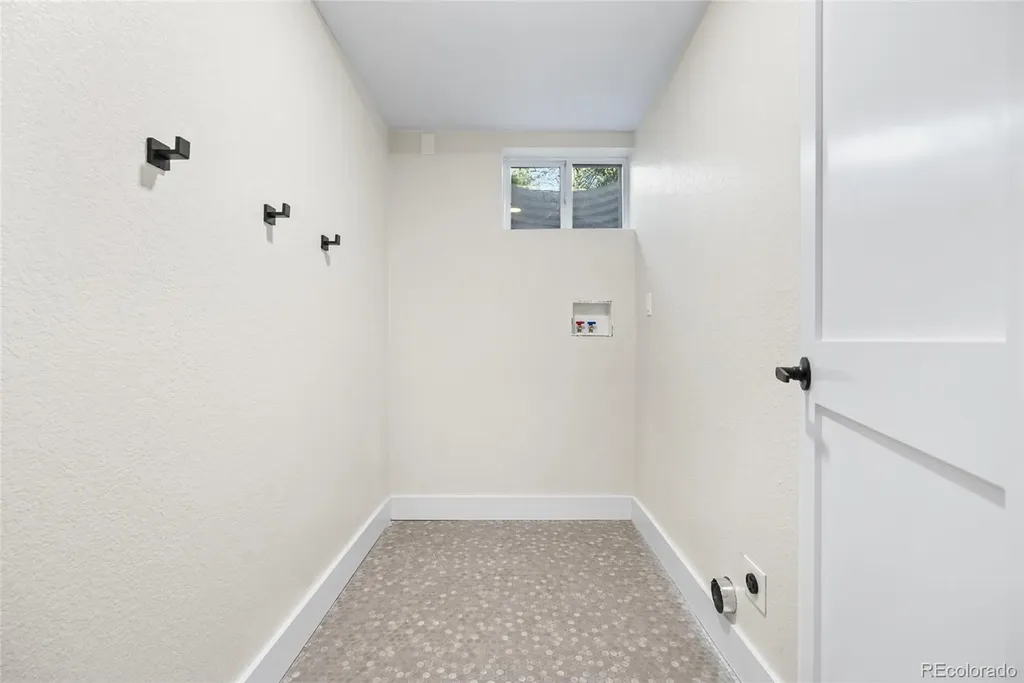 1375 W Hinsdale Drive Littleton CO 80120