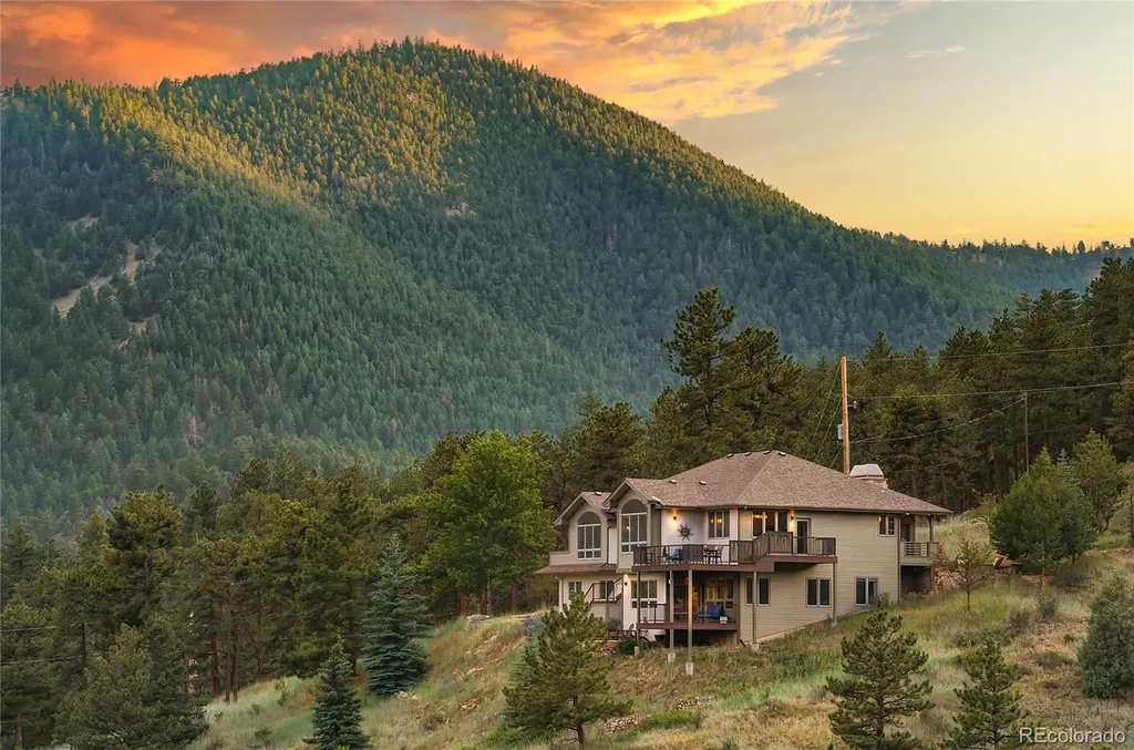 16 Camino Bosque Boulder CO 80302