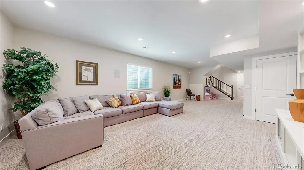 5938 N Odessa Street Aurora CO 80019