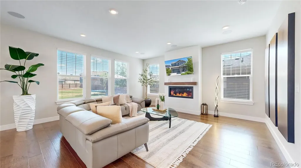 5938 N Odessa Street Aurora CO 80019