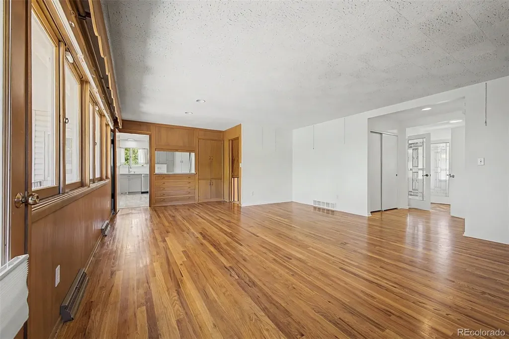 2555 Queen Street Denver CO 80215