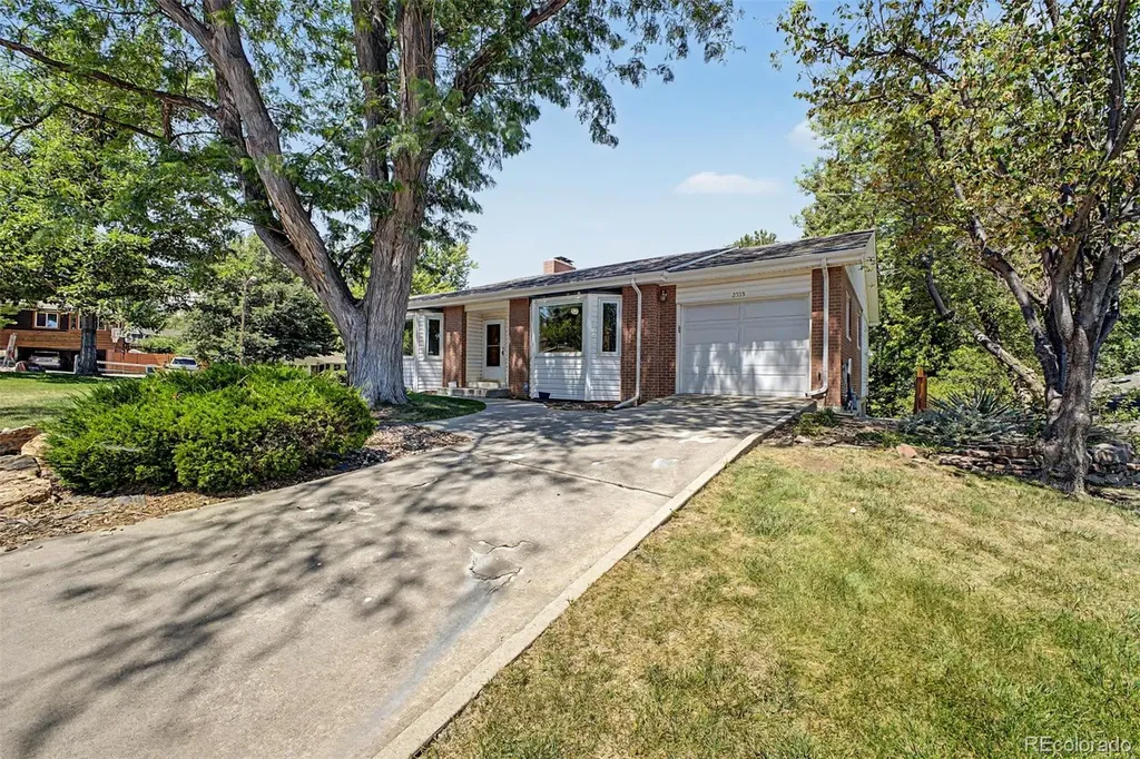 2555 Queen Street Denver CO 80215