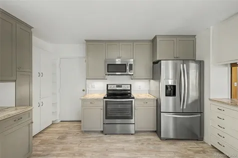 2555 Queen Street Denver CO 80215