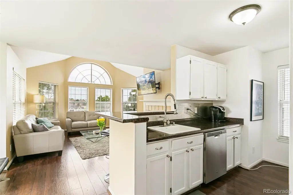 6776 S Ivy Street Centennial CO 80112