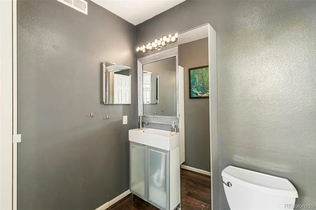 6776 S Ivy Street Centennial CO 80112