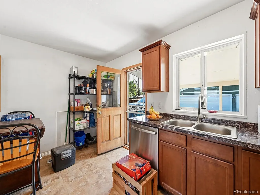 6460 Glencoe Street Commerce City CO 80022