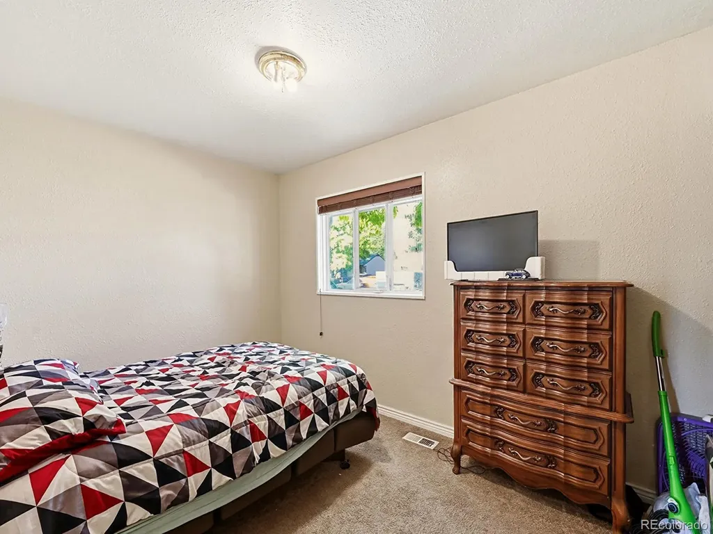 6460 Glencoe Street Commerce City CO 80022