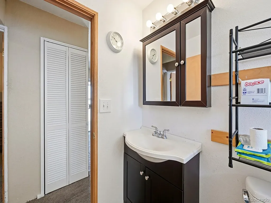 6460 Glencoe Street Commerce City CO 80022