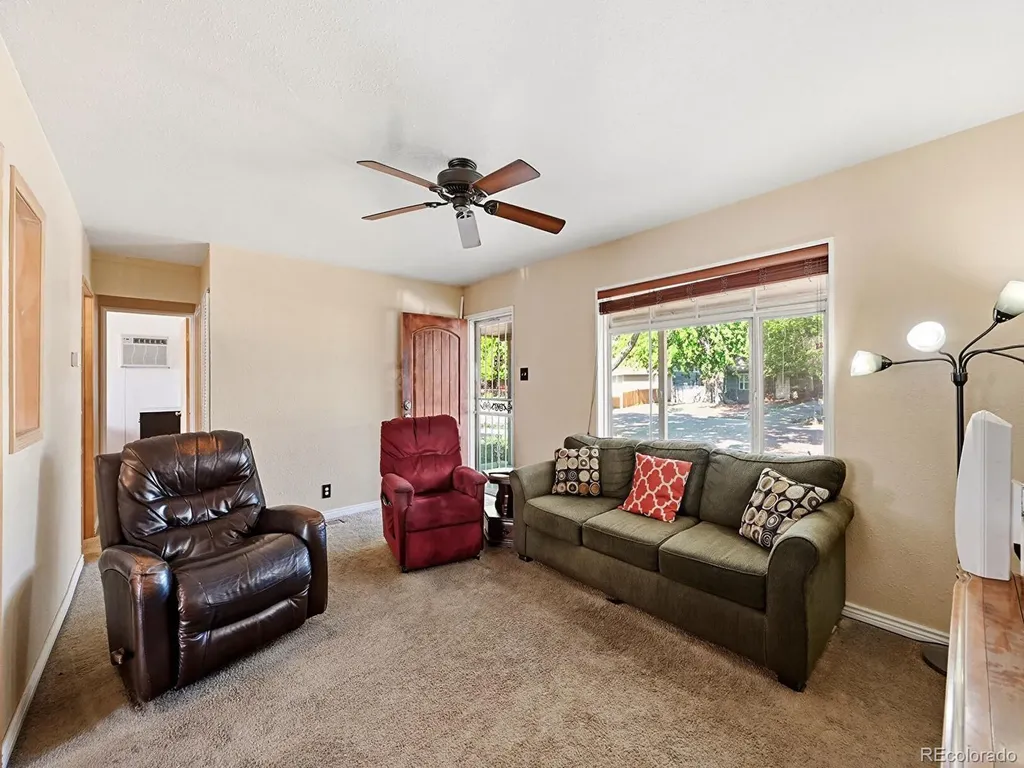 6460 Glencoe Street Commerce City CO 80022