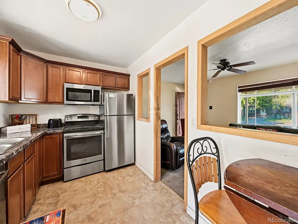 6460 Glencoe Street Commerce City CO 80022