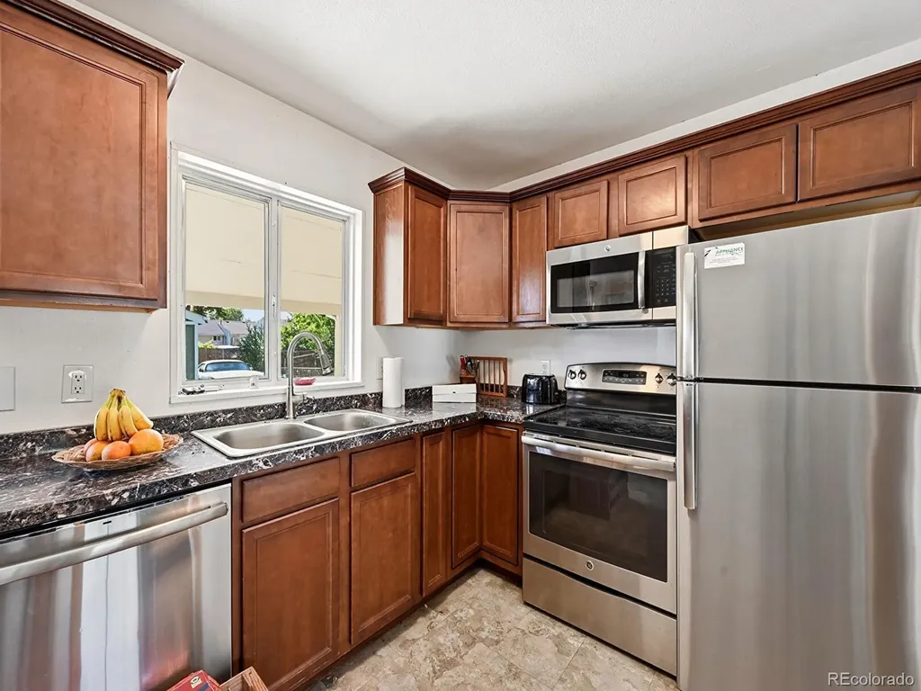 6460 Glencoe Street Commerce City CO 80022