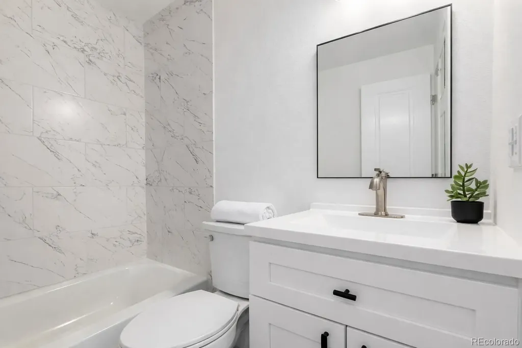 1885 S Quebec Way Denver CO 80231