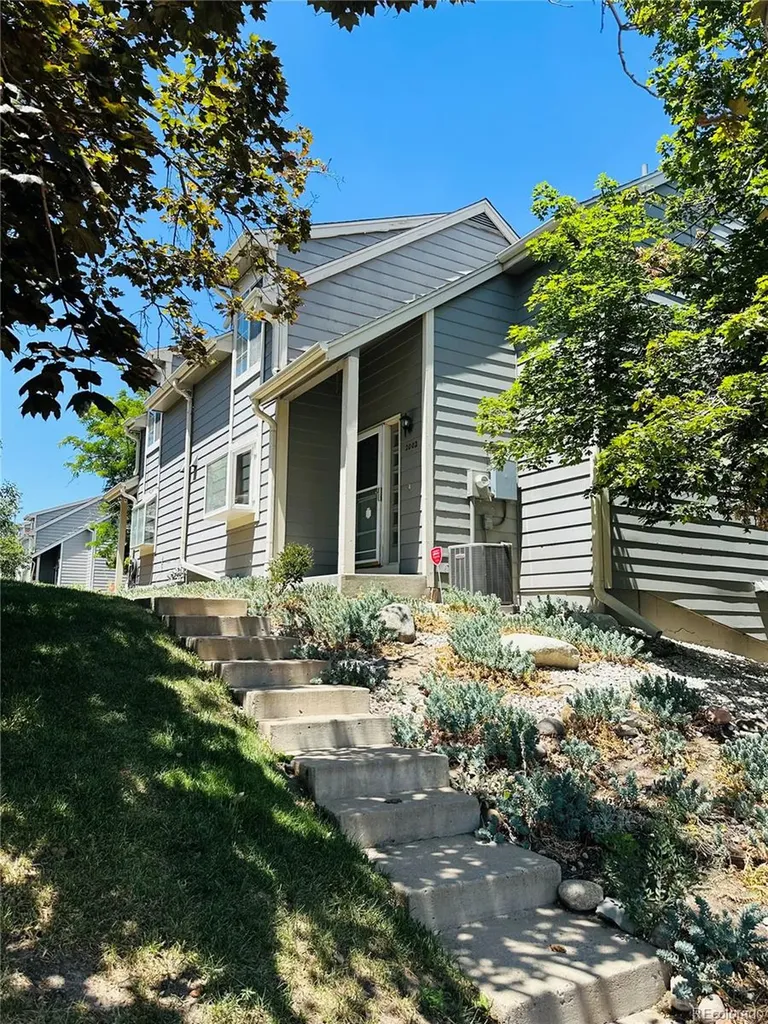 2002 S Worchester Way Aurora CO 80014