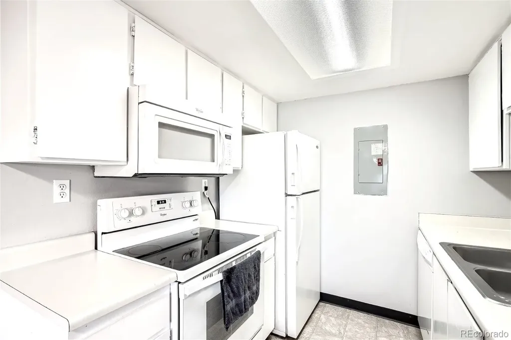 2201 Sable Boulevard Aurora CO 80011