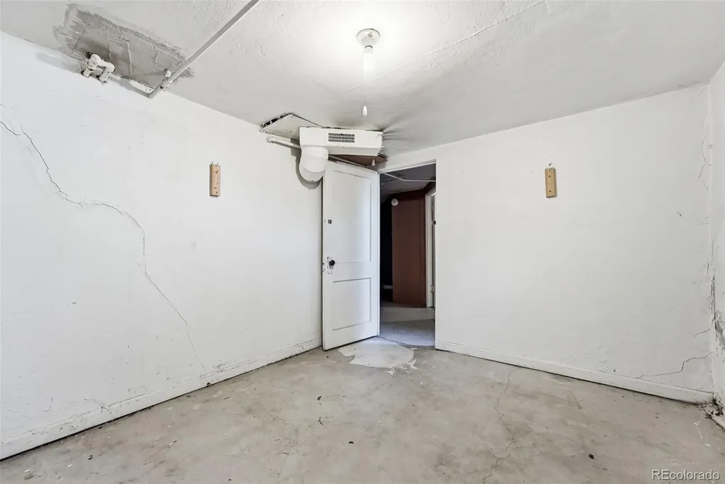2661 N Glencoe Street Denver CO 80207