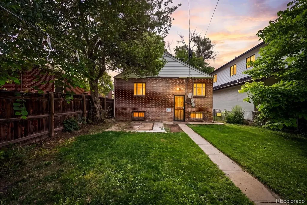 2661 N Glencoe Street Denver CO 80207