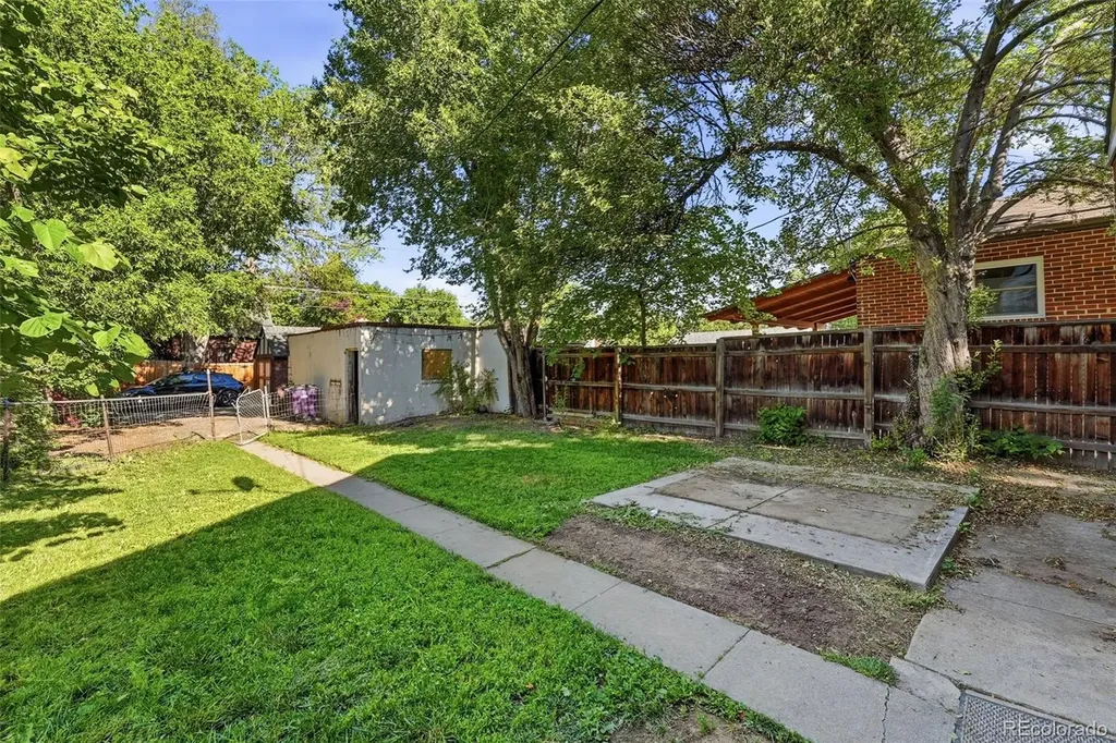 2661 N Glencoe Street Denver CO 80207