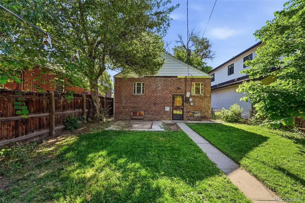 2661 N Glencoe Street Denver CO 80207