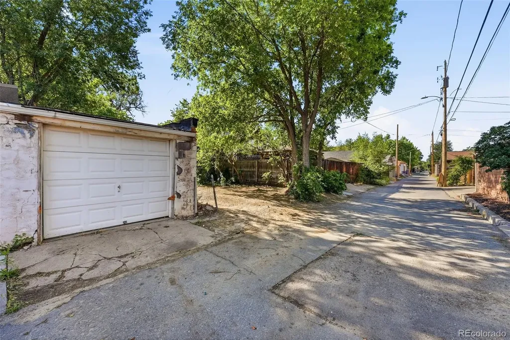 2661 N Glencoe Street Denver CO 80207