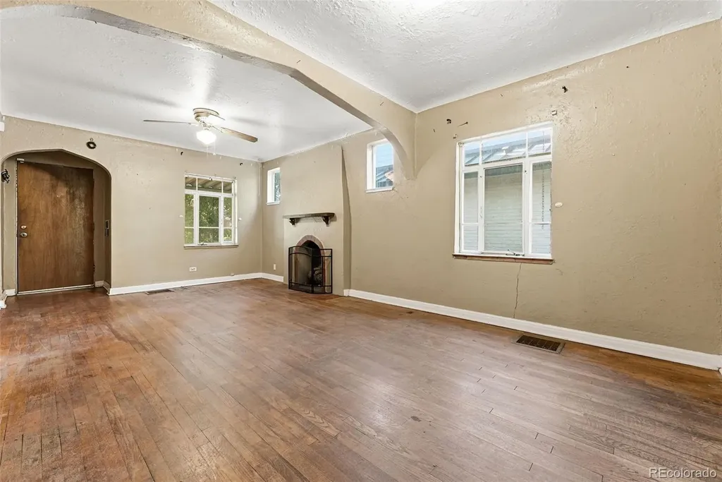 2661 N Glencoe Street Denver CO 80207