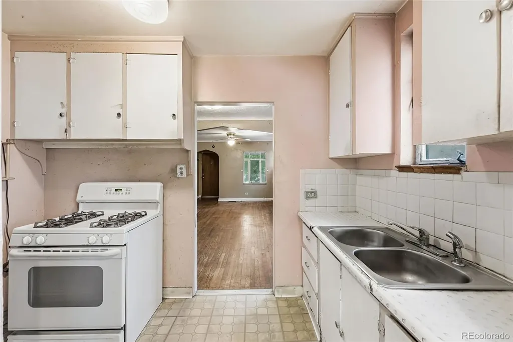 2661 N Glencoe Street Denver CO 80207