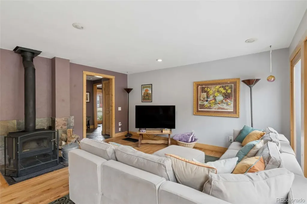 609 W 4th Street Nederland CO 80466