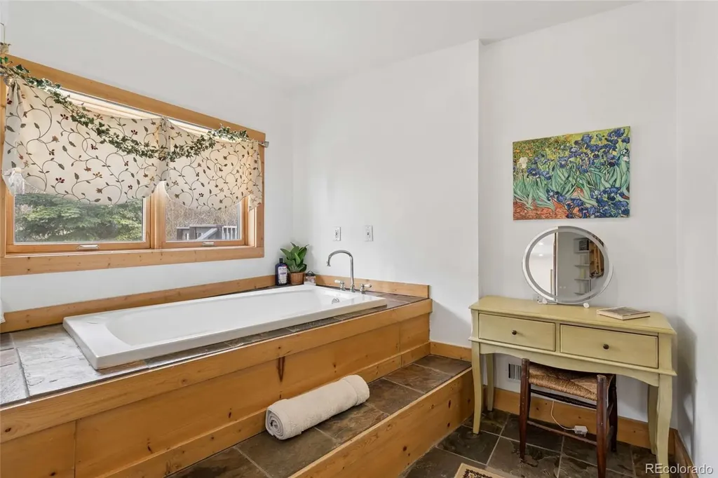 609 W 4th Street Nederland CO 80466
