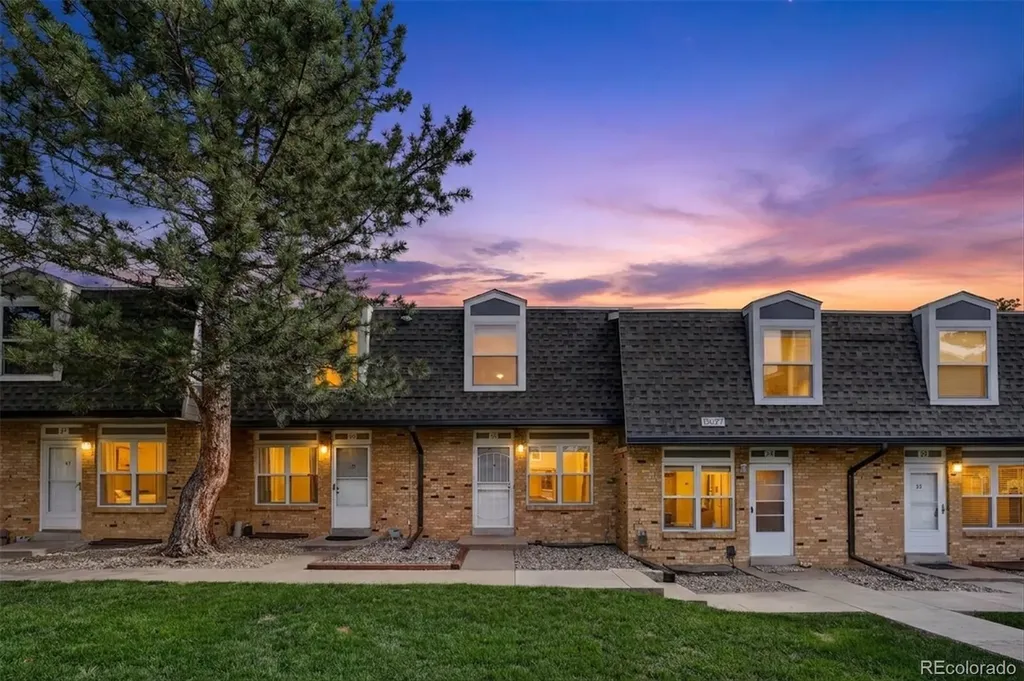 1537 S Owens Street Denver CO 80232