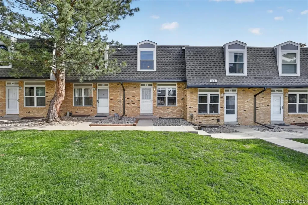 1537 S Owens Street Denver CO 80232