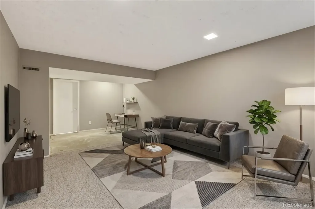 1537 S Owens Street Denver CO 80232