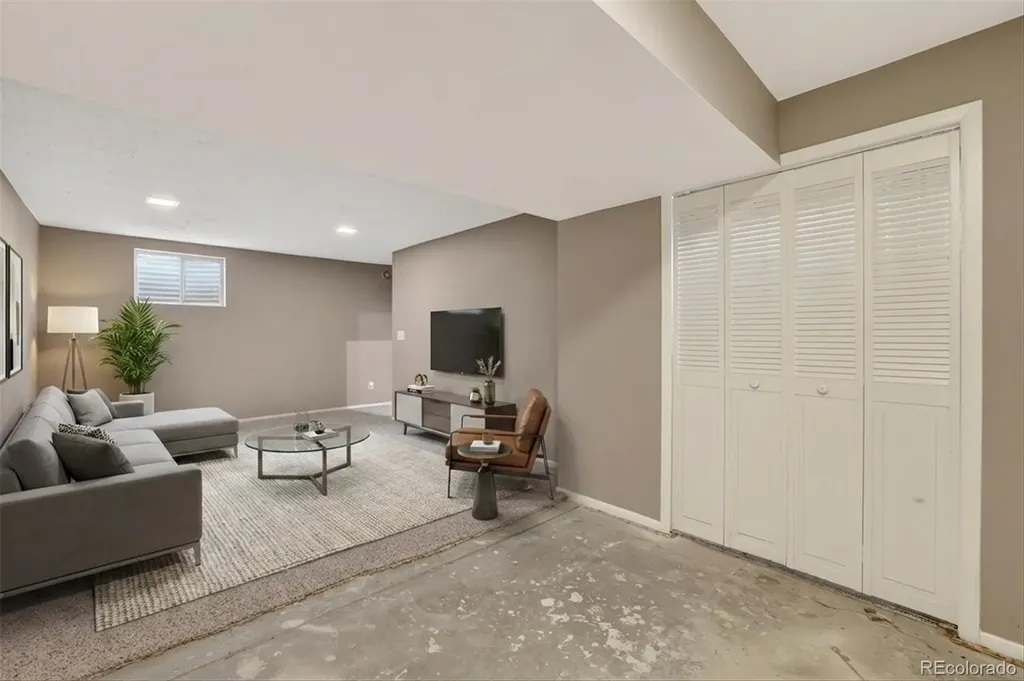 1537 S Owens Street Denver CO 80232