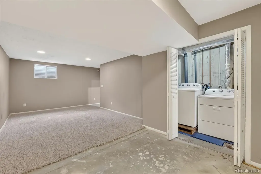 1537 S Owens Street Denver CO 80232