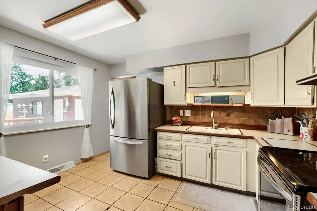 4 Seattle Lane Longmont CO 80501