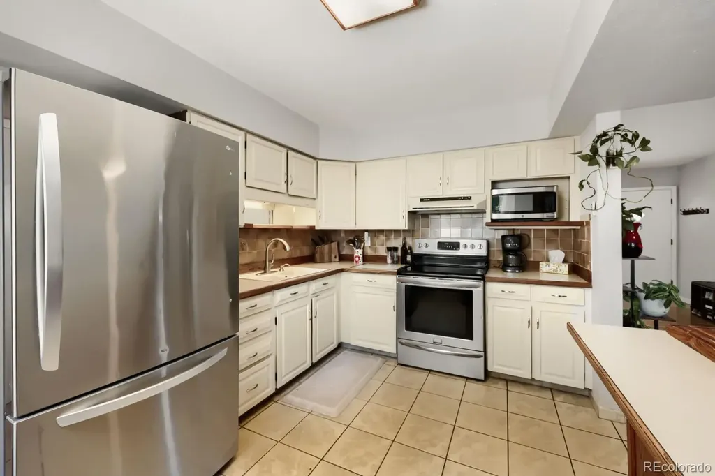 4 Seattle Lane Longmont CO 80501