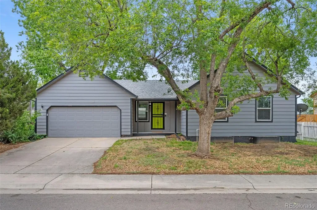 4432 Elkhart Street Denver CO 80239