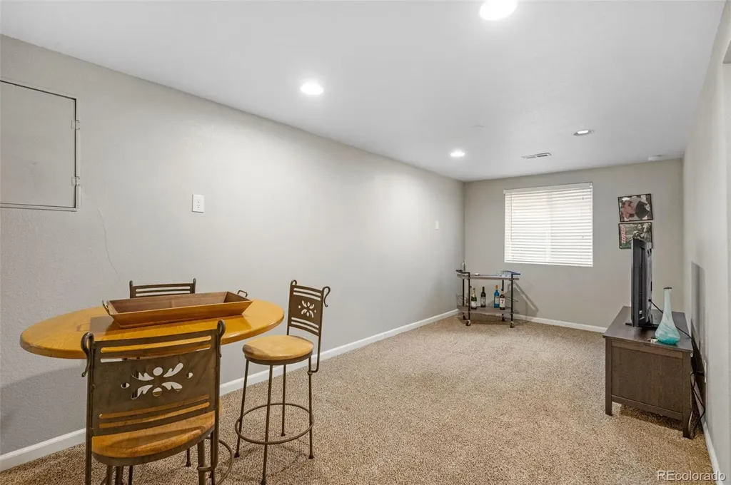 4432 Elkhart Street Denver CO 80239