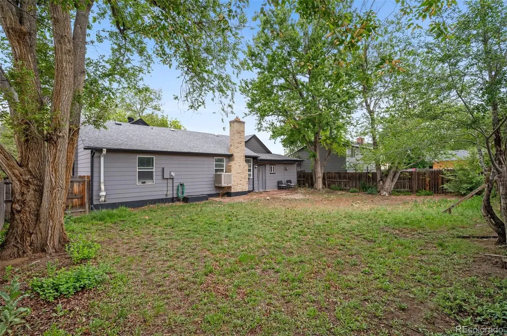 4432 Elkhart Street Denver CO 80239