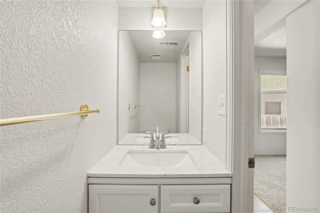 20 Pineridge Court Pueblo CO 81001