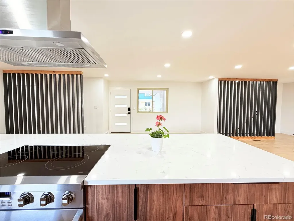 2448 S Holland Court Denver CO 80227