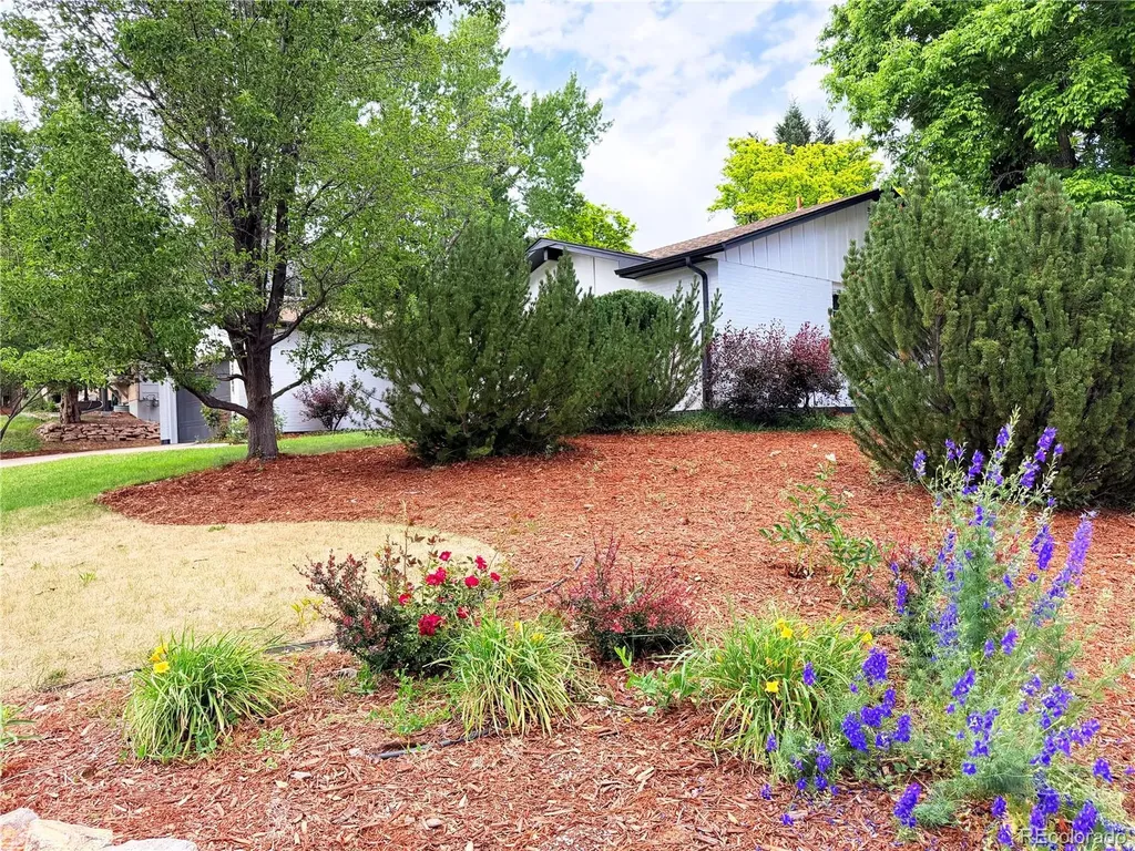 2448 S Holland Court Denver CO 80227