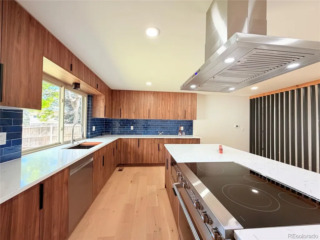 2448 S Holland Court Denver CO 80227