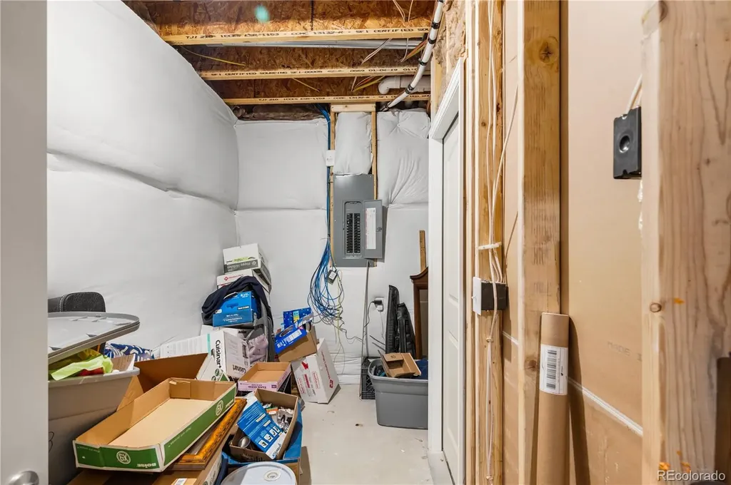 768 Sandpoint Drive Longmont CO 80504