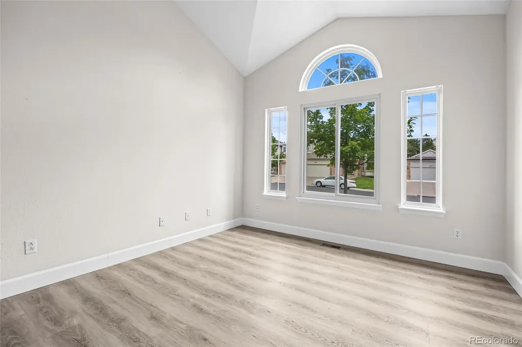 5807 S Espana Street Aurora CO 80015