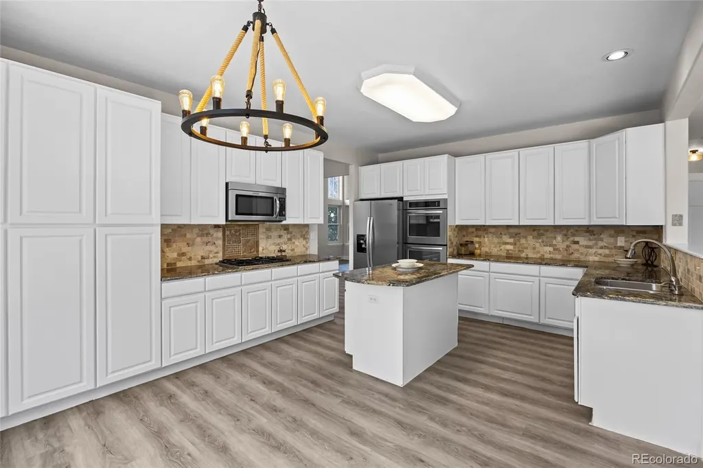 5807 S Espana Street Aurora CO 80015