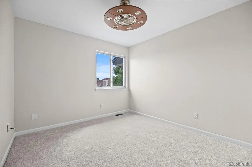 5807 S Espana Street Aurora CO 80015