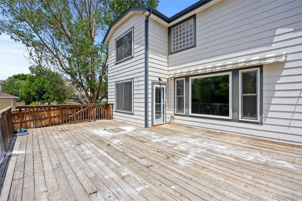 5807 S Espana Street Aurora CO 80015