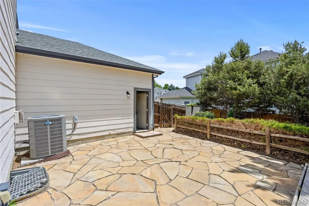 5807 S Espana Street Aurora CO 80015