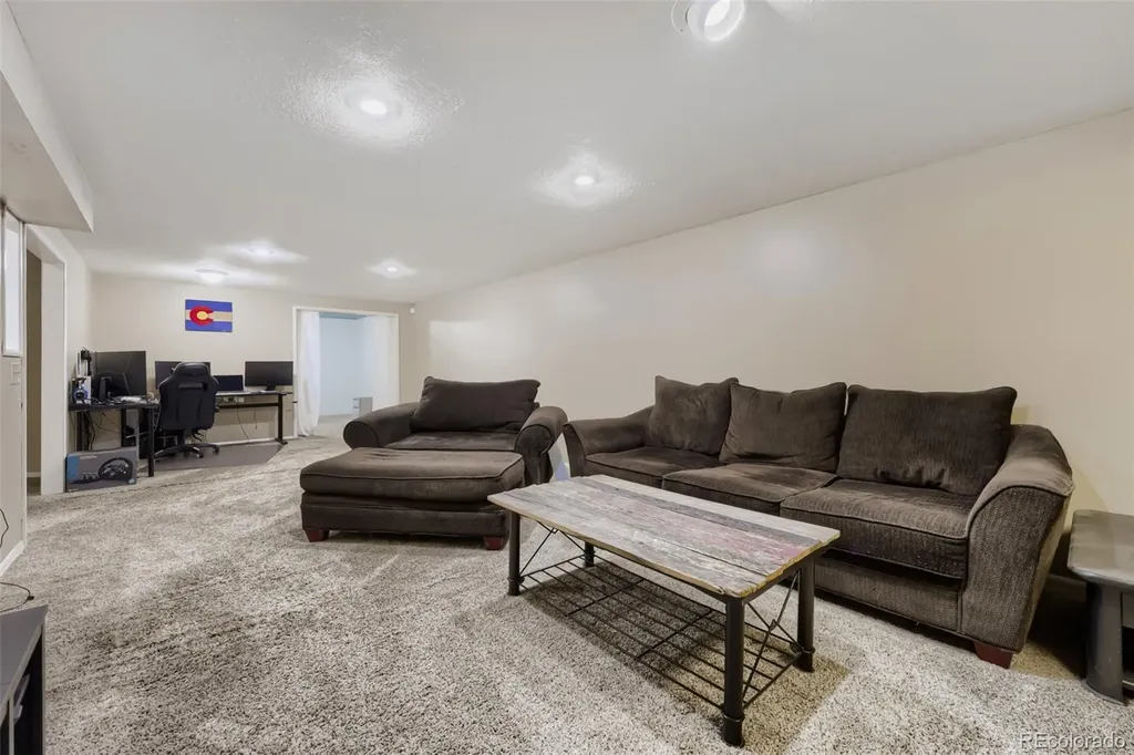 8906 Oakwood Street Westminster CO 80031