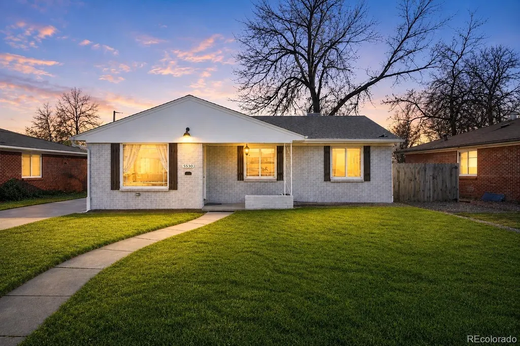 5530 Holland Drive Arvada CO 80002