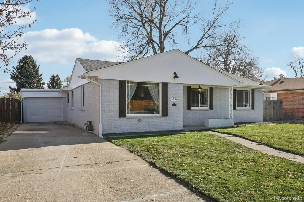 5530 Holland Drive Arvada CO 80002